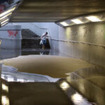 20.5.2015 Kielce. Nawałnica przeszła nad miastem. Zalany tunel przy rondzie Herlinga-Grudzińskiego. / Wojciech Habdas / Radio Kielce