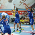 21.5.2015 Płock. Piłkarze ręczni Vive Tauronu Kielce po raz dwunasty w historii zdobyli tytuł mistrzów Polski. / Wojciech Habdas / Radio Kielce