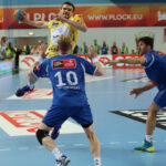 21.5.2015 Płock. Piłkarze ręczni Vive Tauronu Kielce po raz dwunasty w historii zdobyli tytuł mistrzów Polski. / Wojciech Habdas / Radio Kielce