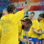 21.5.2015 Płock. Piłkarze ręczni Vive Tauronu Kielce po raz dwunasty w historii zdobyli tytuł mistrzów Polski. / Wojciech Habdas / Radio Kielce