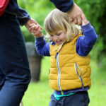24.5.2015 Tokarnia. Koncert "Jawor – u źródeł kultury" w Tokarni. Z Radiem Kielce bawią się starsi i całkiem młodzi. / Wojciech Habdas / Radio Kielce