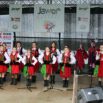 24.5.2015 Tokarnia. Koncert "Jawor – u źródeł kultury" w Tokarni. Na scenie Małe Bielinianki. / Wojciech Habdas / Radio Kielce