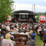 24.5.2015 Tokarnia. Koncert "Jawor – u źródeł kultury" w Tokarni. Na scenie Olbrzyszanie. / Wojciech Habdas / Radio Kielce