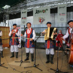 24.5.2015 Tokarnia. Koncert "Jawor – u źródeł kultury" w Tokarni. Stefan Wyczyński z kapelą (Lubcza) / Wojciech Habdas / Radio Kielce