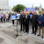 25.5.2015 Kielce. Na Placu Artystów w Kielcach podsumowano zwycięską kampanię kandydata PiS Andrzeja Dudy na prezydenta / Wojciech Habdas / Radio Kielce