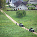 28.5.2015 Kielce. Międzynarodowy Kurs Obserwatorów Wojskowych w jednostce na Bukówce. Pozorowany konwój. / Kamila Kreis-Tomczak / Centrum Przygotowań do Misji Zagranicznych