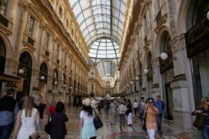 Muzyczne Podróże Przez Świat - Mediolan - Galeria Vittorio Emanuele II / Stanisław Blinstrub / Radio Kielce