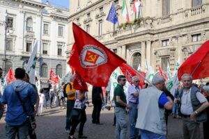 Muzyczne Podróże Przez Świat - Mediolan - Ratusz i protest / Stanisław Blinstrub / Radio Kielce