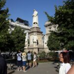 Muzyczne Podróże Przez Świat - Mediolan - pomnik Leonarda da Vinci / Stanisław Blinstrub / Radio Kielce