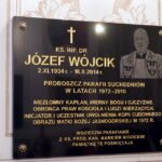 09.05.2015 Suchedniów. Odsłonięcie tablicy poświęconej ks. prałatowi Józefowi Wójcikowi. / Kamil Król / Radio Kielce