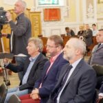 09.05.2015 Suchedniów. Odsłonięcie tablicy poświęconej ks. prałatowi Józefowi Wójcikowi. / Kamil Król / Radio Kielce