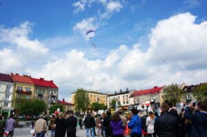 02.05.2015 Święto Flagi w Ostrowcu Świętokrzyskim / Teresa Czajkowska / Radio Kielce