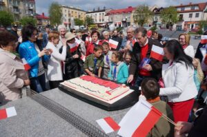 02.05.2015 Święto Flagi w Ostrowcu Świętokrzyskim / Teresa Czajkowska / Radio Kielce