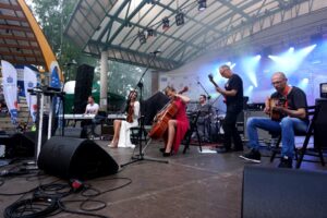 Koncert Face2Face w Hajnówce (28 czerwca 2015 r.) / Stanisław Blinstrub / Radio Kielce