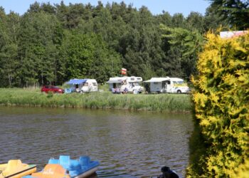 04.06.2015 Suchedniów. Czwarty Ogólnopolski Zlot Caravaningowy / Stanisław Blinstrub / Radio Kielce