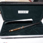 19.6.2015 Jaworznia. Kilkadziesiąt przedmiotów poszło pod młotek, podczas aukcji charytatywnej, z której dochód przeznaczony zostanie na rehabilitację 25-letniego Karola Więckowskiego. / Iwona Murawska / Radio Kielce