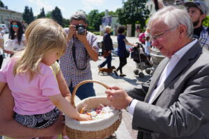 Konferencja PiS na placu Artystów w Kielcach / Kamil Król / Radio Kielce