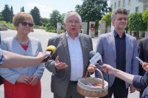 Konferencja PiS na placu Artystów w Kielcach / Kamil Król / Radio Kielce