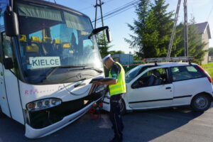 06.06.2015. Wypadek z udziałem autobusu PKS w Domaszowicach / Kamil Król / Radio Kielce