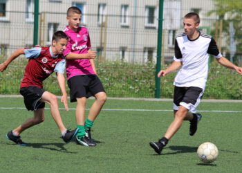 Fragment meczu finałowego "Wakacji z futbolem 2014" Drużyna Mistrzów - Złoty But / Kamil Król / Radio Kielce