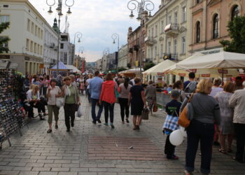 26.06.2015. Pierwszy dzień Święta Kielc. Wernisaż wystawy Polska Lalka Artystyczna / Kamil Król / Radio Kielce