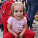 26.06.2015. Pierwszy dzień Święta Kielc. Stoiska na ulicy Sienkiewicza. Na kielecki deptak przybyły całe rodziny z małymi dziećmi / Kamil Król / Radio Kielce