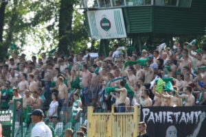 Pierwszy mecz barażowy o awans do II ligi: Radomiak Radom - Wisła Sandomierz. Fani gospodarzy / Kamil Król / Radio Kielce