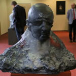 10.06.2015. "Adam Myjak Rzeźba" - wystawa w bibliotece uniwersyteckiej UJK / Kamil Król / Radio Kielce