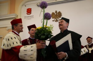 Uroczystość nadania tytułu Doktora Honoris Causa prof. Andrzejowi Markowskiemu przez Senat UJK w Kielcach / Kamil Król / Radio Kielce