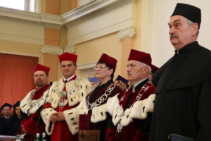 Uroczystość nadania tytułu Doktora Honoris Causa prof. Andrzejowi Markowskiemu przez Senat UJK w Kielcach / Kamil Król / Radio Kielce