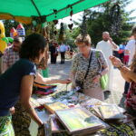 14.06.2015. Festyn na placu Jana Pawła II podczas którego prezentowały się wspólnoty misyjne / Kamil Król / Radio Kielce