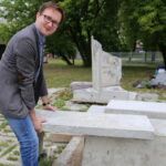 Studenci Politechniki Świętokrzyskiej zaprojektowali meble, które zostaną przekazane do powstającego na Czarnowie parku / Kamil Król / Radio Kielce