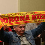 Nadzwyczajna sesja Rady Miasta Kielce. Wzięli w niej udział również kibice Korony / Kamil Król / Radio Kielce