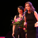 21.6.2015 Kielce. Finał plebiscytu "O Dziką Różę" w Teatrze im. S. Żeromskiego. Magdalena Grąziowska, grająca główną rolę w adaptacji „Dziejów grzechu” Stefana Żeromskiego, otrzymała statuetkę „Dzikiej Róży” dla najlepszej aktorki mijającego sezonu artystycznego. / Wojciech Habdas / Radio Kielce