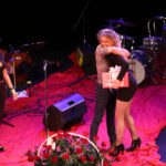 21.6.2015 Kielce. Finał plebiscytu "O Dziką Różę" w Teatrze im. S. Żeromskiego. Wśród nagrodzonych znalazła się także Ewelina Gronowska. / Wojciech Habdas / Radio Kielce