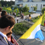 2.6.2015 Kielce. Feta Vive Tauron Kielce po Final4. Na Rynek zawodnicy przejechali zabytkowym piętrowym autobusem. / Wojciech Habdas / Radio Kielce