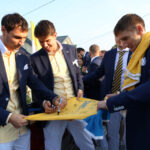 2.6.2015 Kielce. Feta Vive Tauron Kielce po Final4. Na Rynek zawodnicy przejechali zabytkowym piętrowym autobusem. / Wojciech Habdas / Radio Kielce