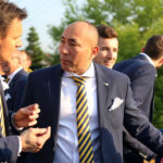 2.6.2015 Kielce. Feta Vive Tauron Kielce po Final4. Na Rynek zawodnicy przejechali zabytkowym piętrowym autobusem. / Wojciech Habdas / Radio Kielce