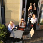 2.6.2015 Kielce. Feta Vive Tauron Kielce po Final4. Na Rynek zawodnicy przejechali zabytkowym piętrowym autobusem. / Wojciech Habdas / Radio Kielce