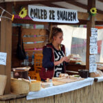 24.6.2015 Kielce. Na deptak dotarliśmy późno, ale mimo tej pory nadal było wielu sprzedających i kupujących. Jarmark trwa. / Wojciech Habdas / Radio Kielce