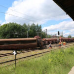 25.6.2015 Zagnańsk. W nocy w Zagnańsk wykoleił się podciąg towarowy. / Wojciech Habdas / Radio Kielce