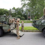 25.6.2015 Miedziana Góra. Kolumna amerykańskiej armii w świętokrzyskiem / Wojciech Habdas / Radio Kielce