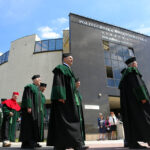 3.6.2015 Kielce. Jubileusz 50-lecia Politechniki Świętokrzyskiej. Uroczyste posiedzenie senatu uczelni połączone z odsłonięciem posągu Stanisława Staszica. / Wojciech Habdas / Radio Kielce