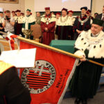 3.6.2015 Kielce. Jubileusz 50-lecia Politechniki Świętokrzyskiej. Uroczyste posiedzenie senatu uczelni połączone z przekazaniem przez władze Kielc nowego sztandaru Politechniki Świętokrzyskiej / Wojciech Habdas / Radio Kielce