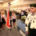 3.6.2015 Kielce. Jubileusz 50-lecia Politechniki Świętokrzyskiej. Uroczyste posiedzenie senatu uczelni połączone z przekazaniem przez władze Kielc nowego sztandaru Politechniki Świętokrzyskiej / Wojciech Habdas / Radio Kielce