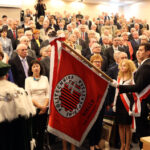 3.6.2015 Kielce. Jubileusz 50-lecia Politechniki Świętokrzyskiej. Uroczyste posiedzenie senatu uczelni połączone z przekazaniem przez władze Kielc nowego sztandaru Politechniki Świętokrzyskiej / Wojciech Habdas / Radio Kielce