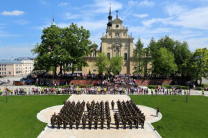 3.6.2015 Kielce. Uroczysta przysięga elewów przed Pałacem Biskupim / Wojciech Habdas / Radio Kielce