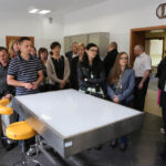 9.6.2015 Kielce. Dzień otwarty w Archiwum Państwowym w Kielcach. Odwiedzający archiwum poznali techniki konserwacji mokrej. / Wojciech Habdas / Radio Kielce