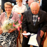 9.6.2015 Kielce. 23 pary małżeńskie z Kielc, które w tym roku obchodzą 50 rocznicę ślubu, spotkały się dziś w ratuszu. / Wojciech Habdas / Radio Kielce