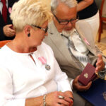 9.6.2015 Kielce. 23 pary małżeńskie z Kielc, które w tym roku obchodzą 50 rocznicę ślubu, spotkały się dziś w ratuszu. / Wojciech Habdas / Radio Kielce